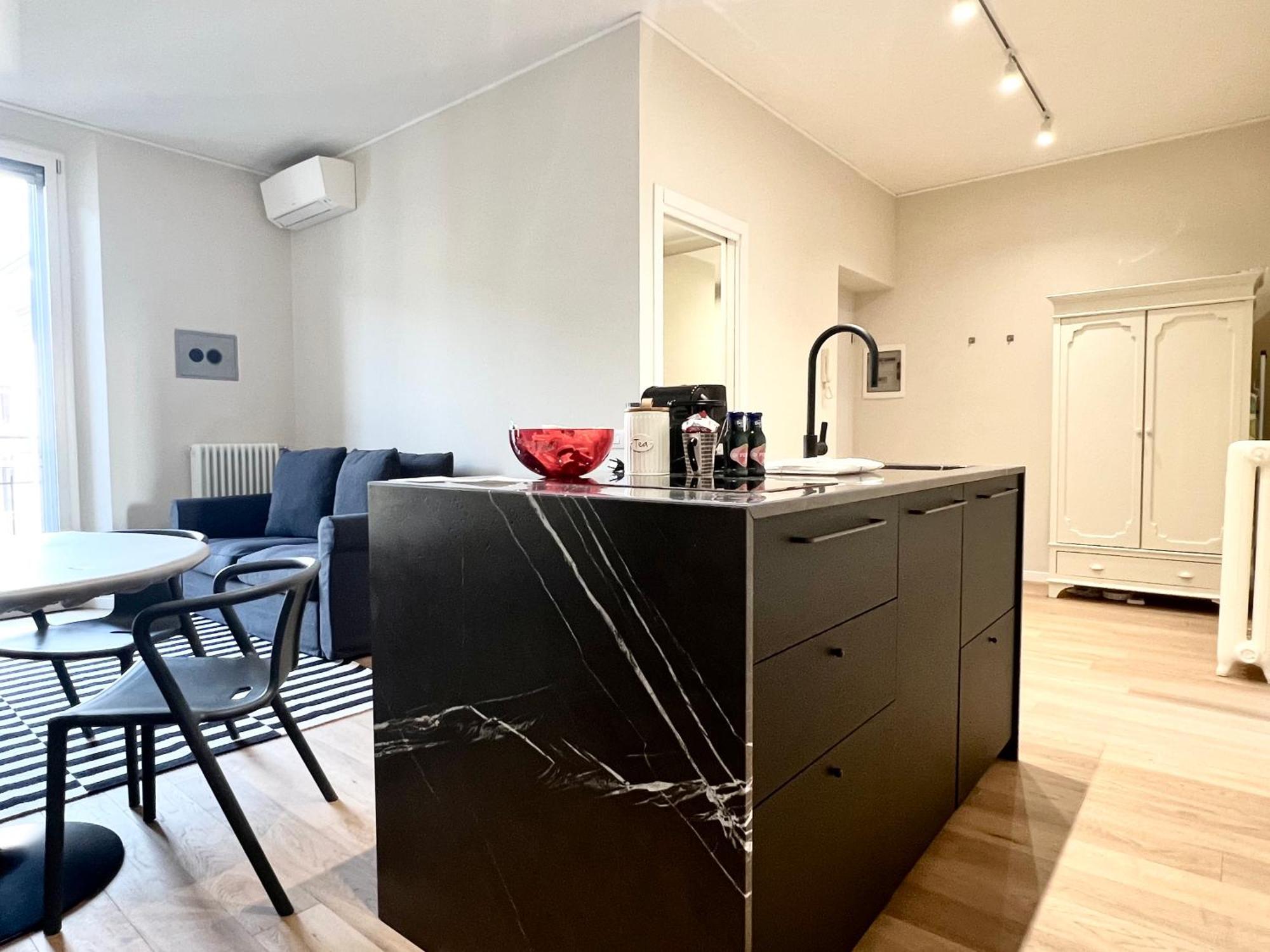 Comecasa Fashion Apartment In Via Mantova มิลาน ภายนอก รูปภาพ